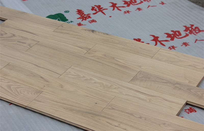 European Style Natural Oak Solid Wood Flooring