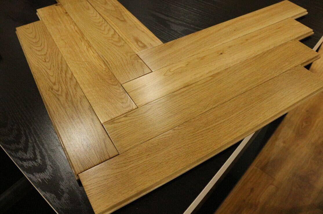 Solid Wood Oak Herringbone Flooring