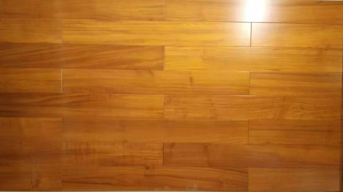 Rich Oil and Iron Natural Solid Wood Teak Floor