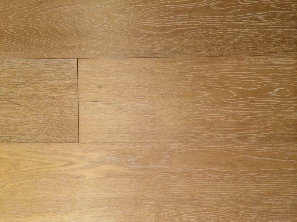 White Grained Honey Oak Engineered Wide Plank Wood Flooring
