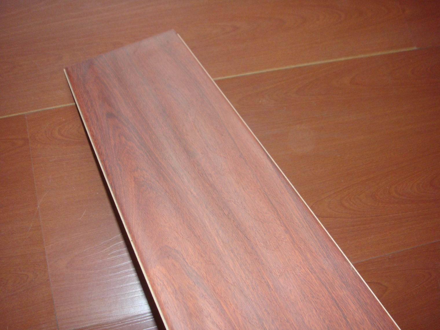 Superior Heat Resistant Flooring Laminate (8mm)