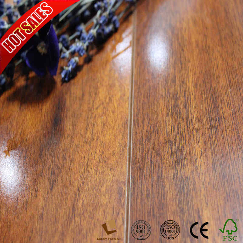 Wood Grain Surface 7mm 8.3mm Laminae Laminate Flooring