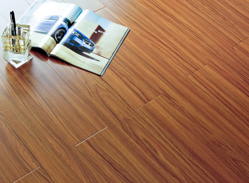Household 12.3mm E0 High Gloss Teak Water Resistant Laminate Floor
