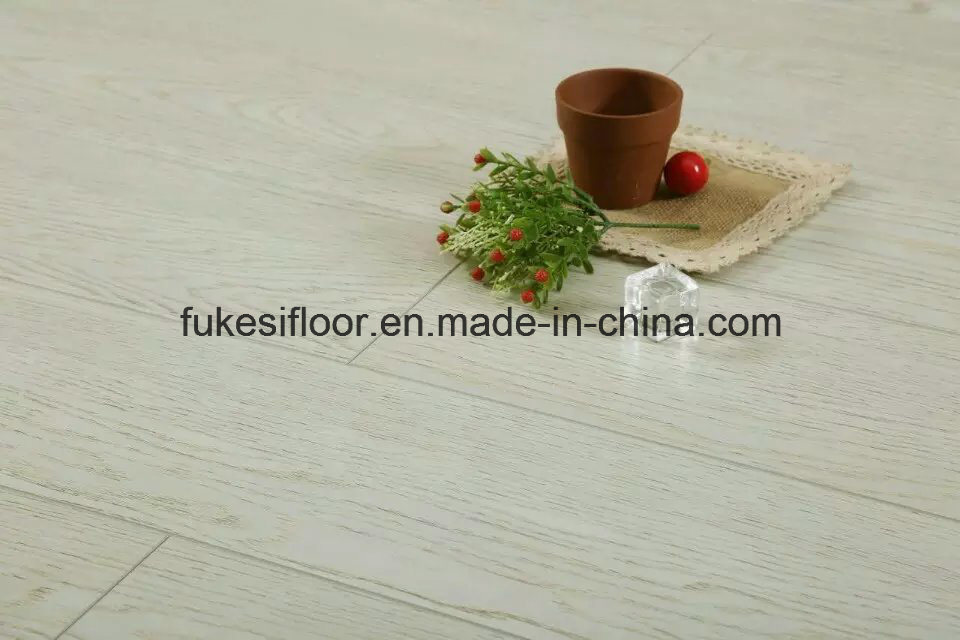 V Groove at Four Sides Painted Synchronized Natural Wood Grain Laminate Flooring