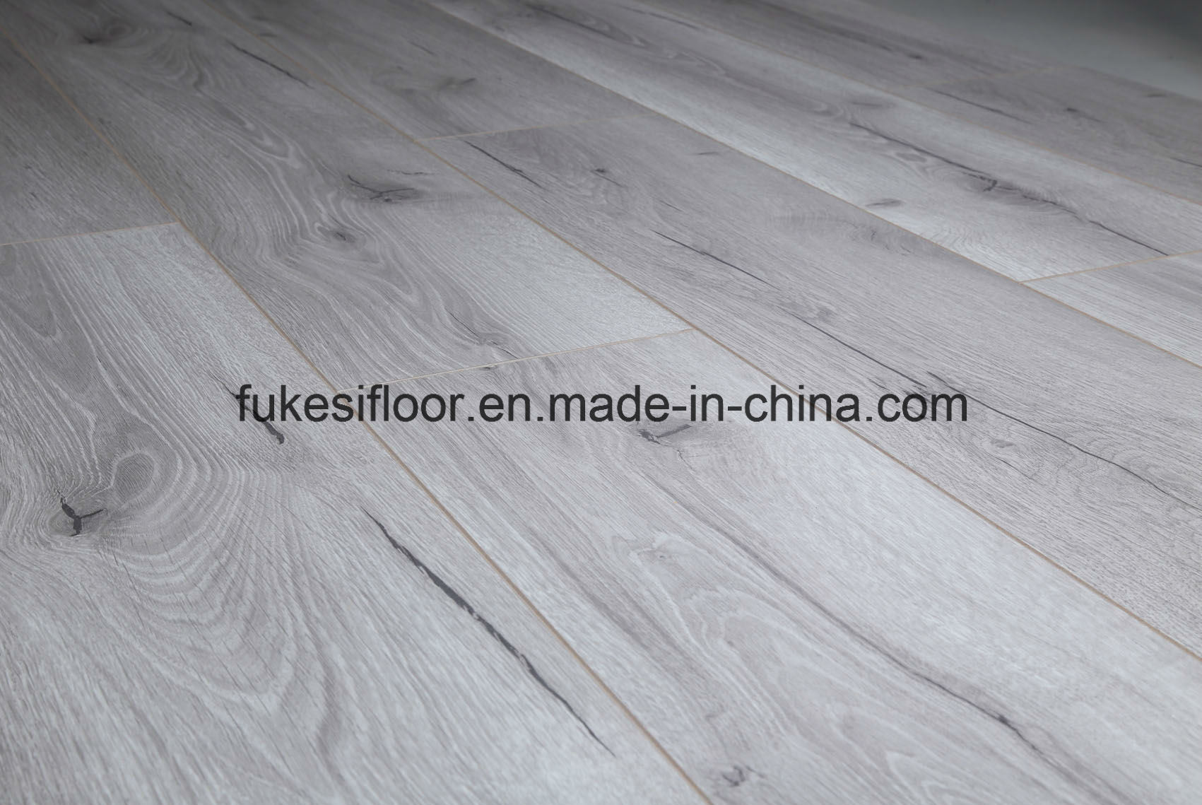 V Groove at Four Sides Syncnronized Oak Crack Grain Laminate Flooring