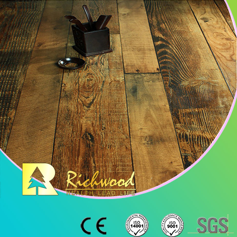 Household 12.3mm E1 HDF AC4 Embossed Oak V-Grooved Laminate Floor
