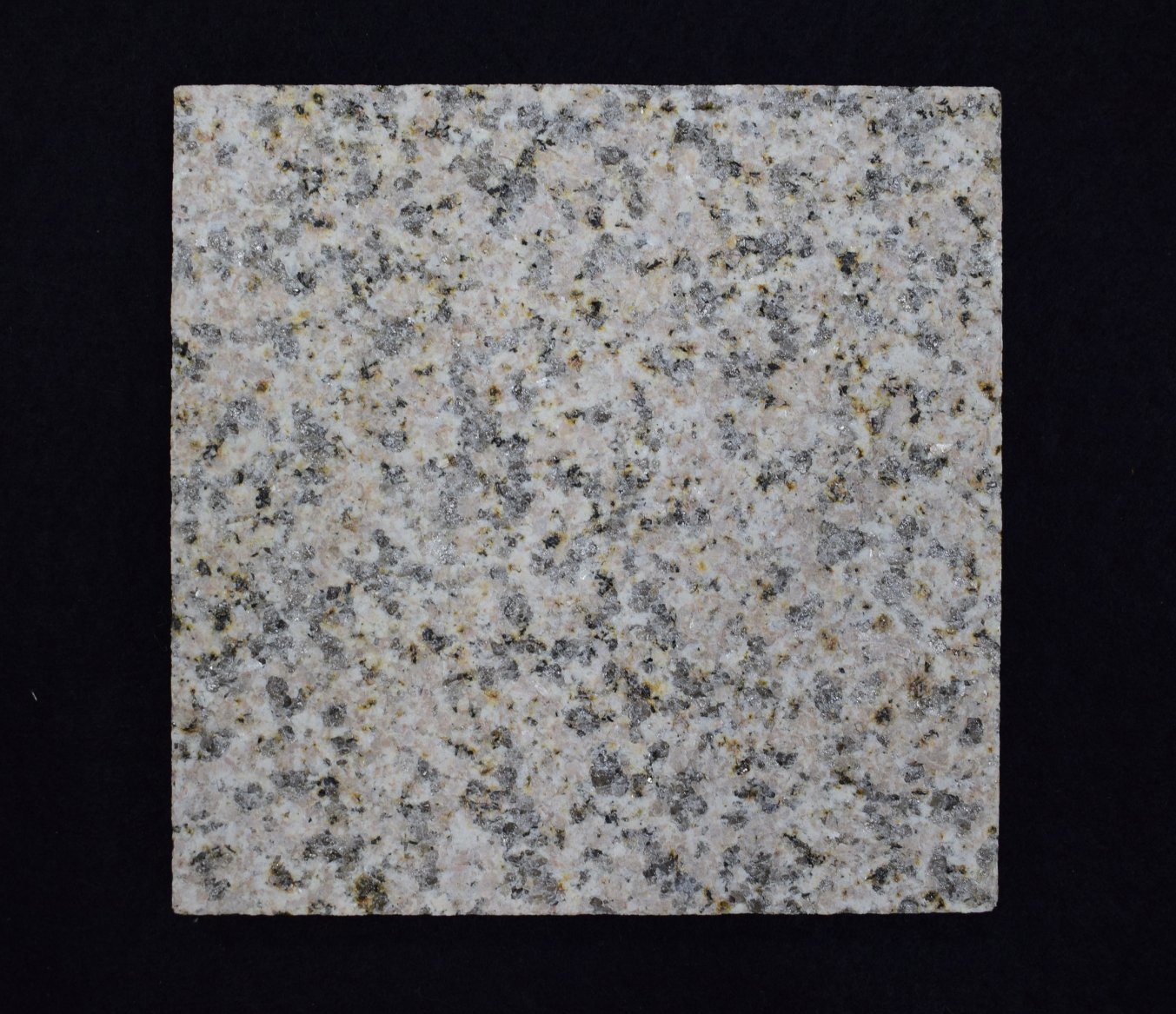 Bush Hammered Sesame Granite Stone Flooring Tile Misty Yellow Granite