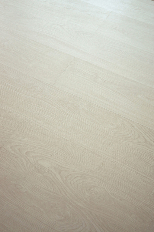 Household 8.3mm E0 AC3 Embossed Oak Waterproof Laminate Floor