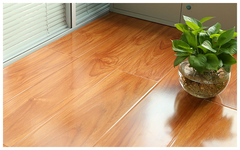 High Glossy Effect Laminated Flooring with ISO Certification