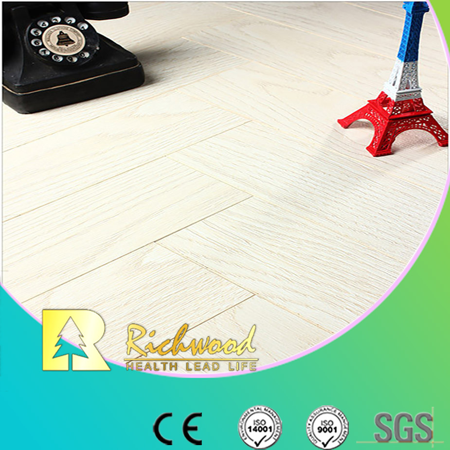 8.3mm AC3 Embossed Oak V-Grooved Water Resistant Laminate Floor