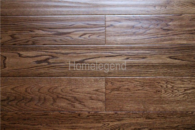 Multi Layer Brown Oak Engineered Wood Flooring Wear-Resisting and Heated Wood Floor