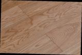 Three Layer Oak Solid Wood Flooring with Natural Color and Flat Surface