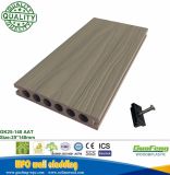 Anti-Slip Engineered Flooring Capped WPC Co-Extruded Decking for Outdoor Use with Fsc, Ce Certificates