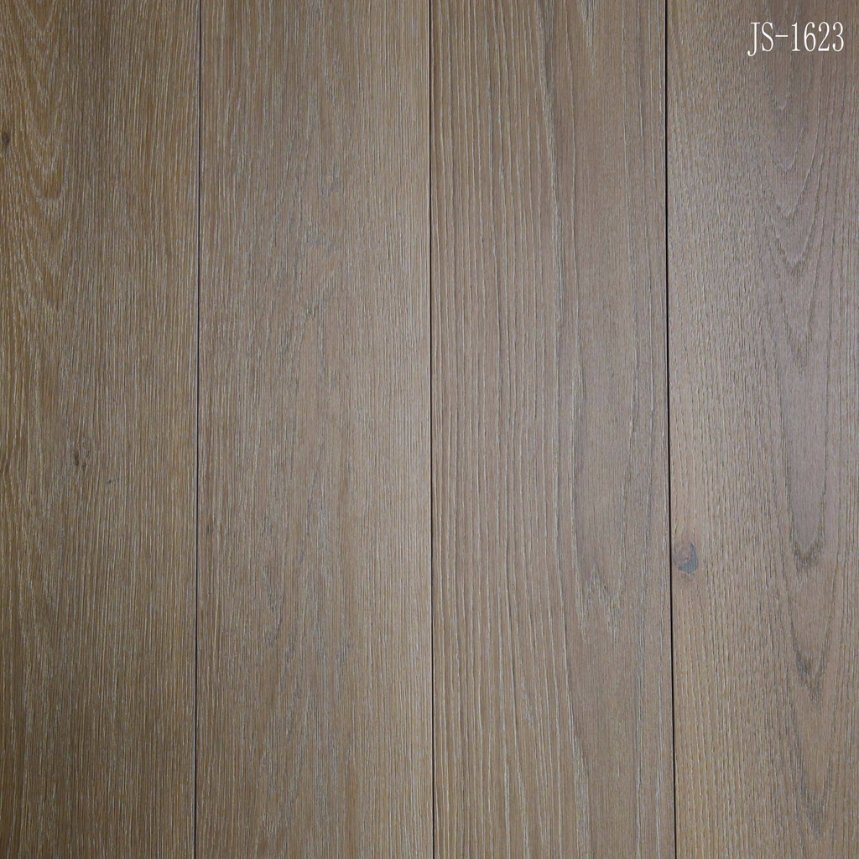 Look Here! Environmental-Friendly Engineered Oak Wood Flooring/Hardwood Flooring