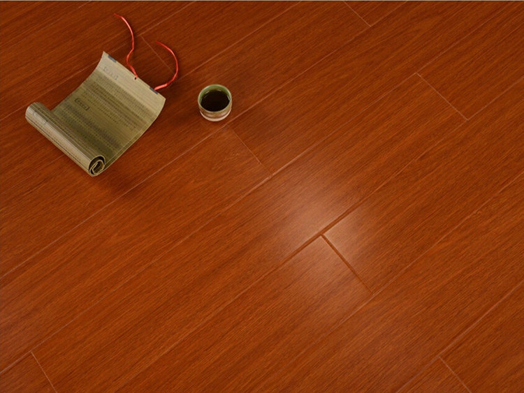 High Gloss Laminate/Laminated Flooring. with Floor Wax